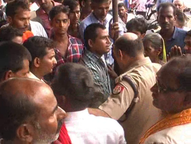 Hospital प्रसव के बाद महिला की मौत, परिजनों का अस्पताल में हंगामा