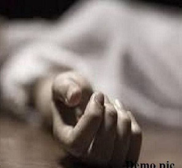 Murder, Breaking जौनपुर में पति ने दो बच्चों और पत्नी को कुल्हाड़ी से काट डाला