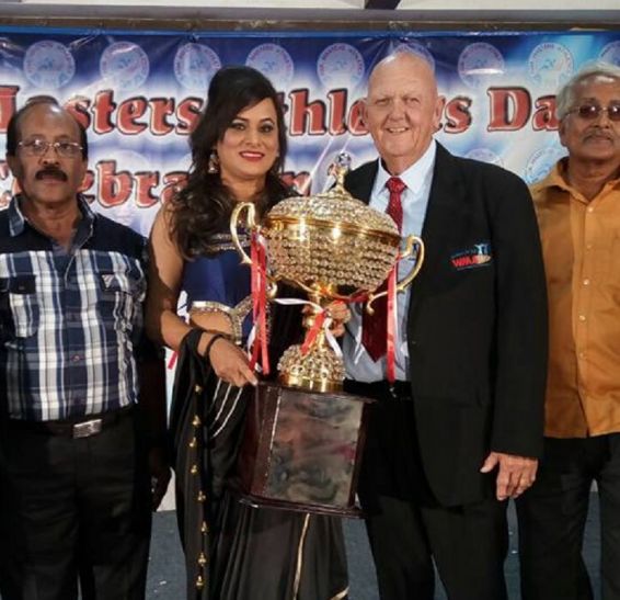 Neelu Mishra 20 साल के बेटे की मां ने खेल में ही नहीं रैंप पर भी बिखेरा जलवा, 22 को छोड़ा पीछे