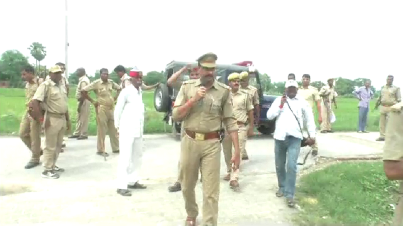 Raid माफिया डॉन रमेश सिंह के घर कुर्की जब्ती, कोर्ट के आदेश पर कार्रवाई