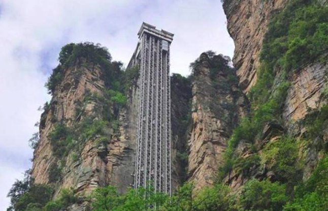 tallest lift ये है दुनिया की सबसे ऊंची लिफ्ट, केवल 1 मिनट 32 सेकंड में पहुंचा देती है टॉप पर