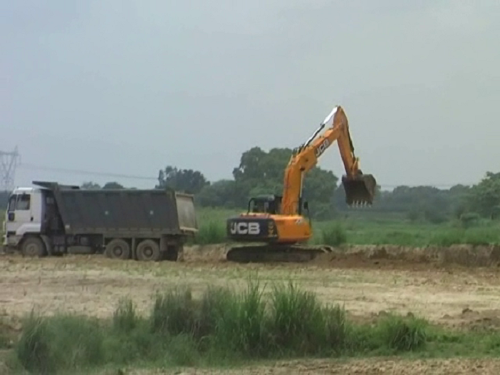 Illegal Mining योगी राज में जारी है लैंड माफिया का आंतक, रेलवे काॅरीडोर के निर्माण में खुलेआम अवैध खनन