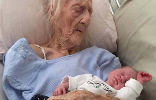 101 year old woman 101 साल की उम्र में महिला ने दिए 17वें बच्चे को जन्म, डॉक्टर्स हैरान