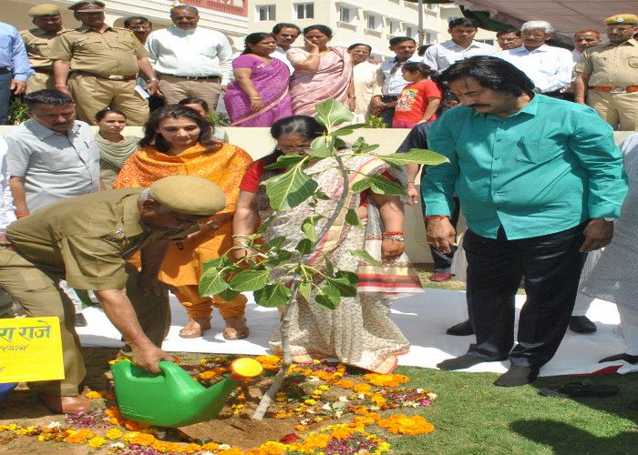 सीएम राजे ने समझी असली सिंदूर की महत्ता