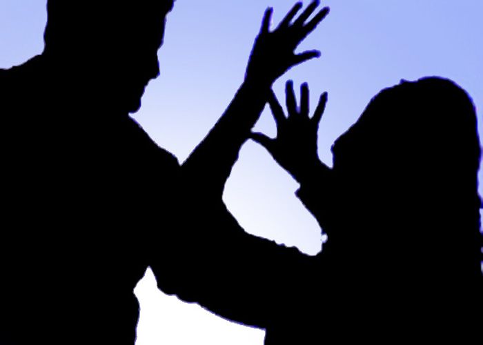 मां को पिटता देख बेटे ने बनाया वीडियो, ताऊ पर एफआईआर