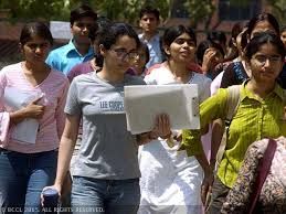 सीबीएसई सख्त..नेट परीक्षा में पहननी होगी चप्पल-सैंडिल और टी-शर्ट