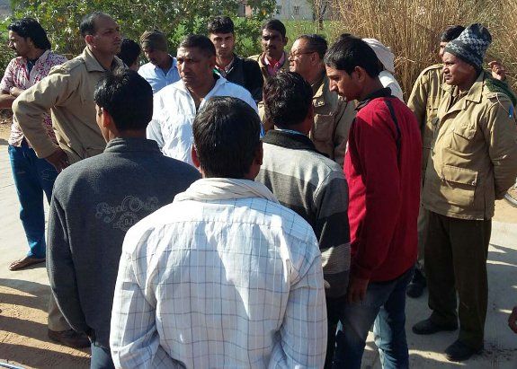 गला दबाकर वृद्धा की हत्या, पैरों से निकाले चांदी के कड़े