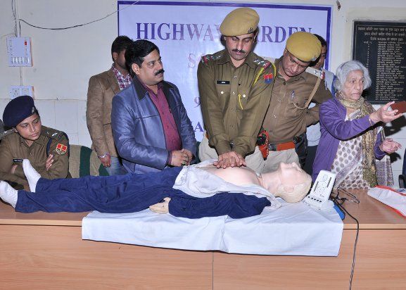 हाईवे पर पुलिस की मदद करेंगे '53 स्वयंसेवक'