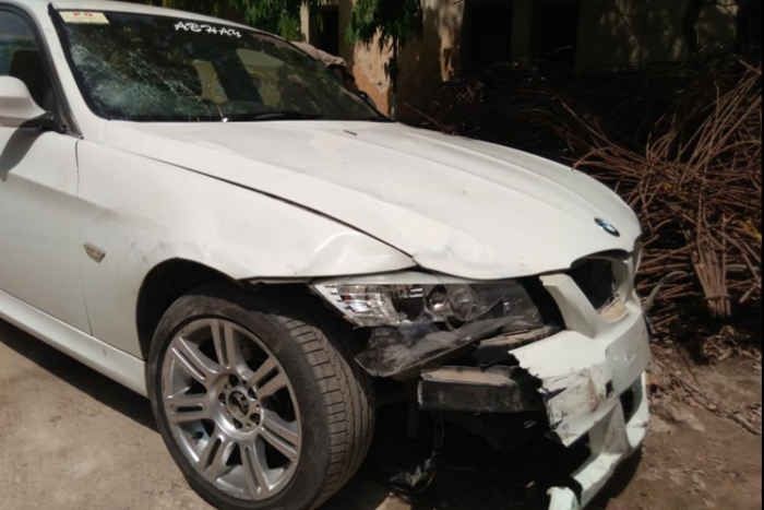 bmw accident Video:अमीरजादों ने BMW से 4 को रौंदा, पिस्टल दिखा हुए रफूचक्कर