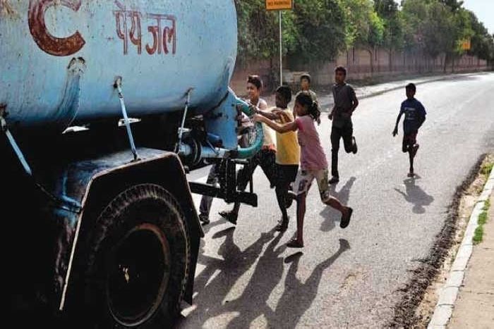 सरकारी रवैया बढ़ा रहा जिले के लोगों की प्यास
