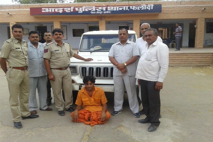 Vehicle thief arrested भगवा वेश में पार करते थे गाडिय़ां, पकड़ा गया