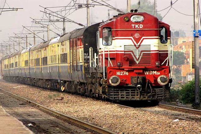 मेगा ब्लॉक के चलते विलम्ब हुई ट्रेनें