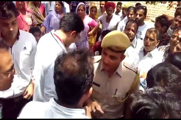 clash between residents and police, jodhpur वीडियो: रेजीडेंट हड़ताल: पुलिस-चिकित्सक आमने सामने, असमंजस में मरीज
