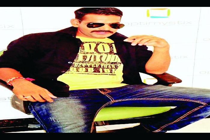 vikalp mehta host stage as main anchor पहली बार मुख्य एंकर के रूप में दिखेंगे विकल्प