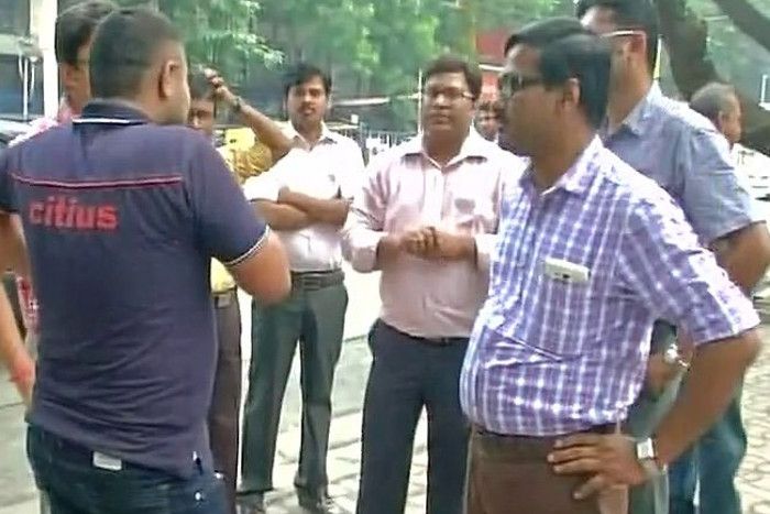 earthquake बिहार-झारखंड समेत कई राज्यों में भूकंप के झटके, घरों से बाहर निकले लोग
