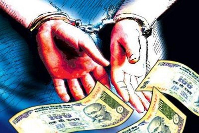 दो लुटेरी दुल्हनों समेत चार गिरफ्तार