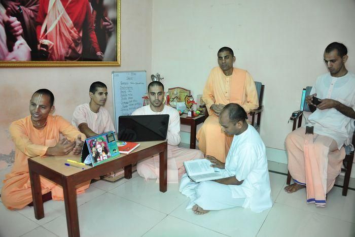 Techno Youths for Spiritual Studies लाखों के पैकेज छोड़ कर कृष्णभक्ति में जुटे ये टेक्नो युवा
