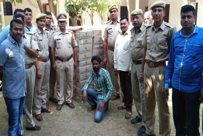 desi liquor seized पशु चारे में छिपी 6 लाख की देसी शराब जब्त, चालक गिरफ्तार