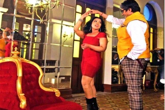 amruta-fadnavis अमिताभ के साथ थिरकी महाराष्ट्र के सीएम की वाइफ, जल्द दिखेंगी नए अवतार में