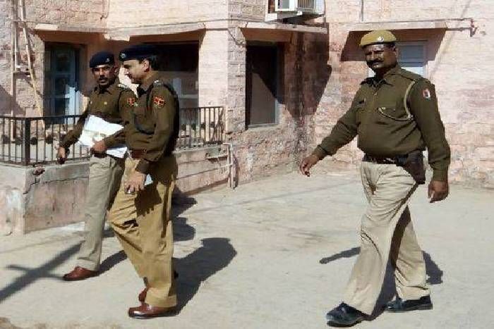 गवाही के लिए सवाईमाधोपुर एसपी अदालत में पेश