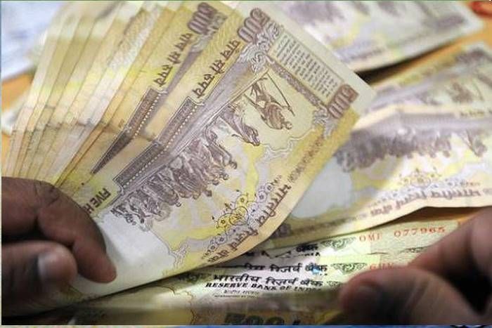 500 rs note bundle 500-1000 के पुराने नोट को जमा कराने वालों के लिए बुरी खबर, अब यहां नहीं करवा सकते जमा