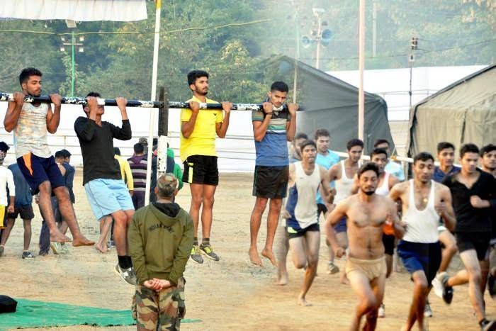 जयपुर: सरहद पर देश के लिए मर मिटने की चाह, सेना भर्ती रैली में उमड़ पड़े हज़ारों युवा
