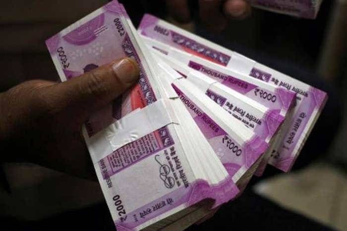 भार्इ-बहन ने मिलकर छाप डाले 2000 रुपए के नकली नोट, कालेधन को सफेद करने के नाम पर चलाए दो करोड़