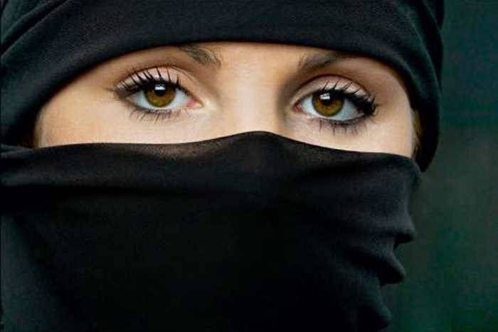 अब नीदरलैंड में भी बुर्के पर बैन, एेसा करने वाला यूरोप का चौथा देश बना