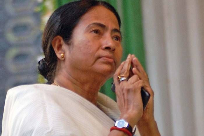 mamata banerjee ममता के फ्लाइट विवाद पर इंडिगो की सफाई- 'ईंधन नहीं एयर ट्रैफिक की वजह से देरी'
