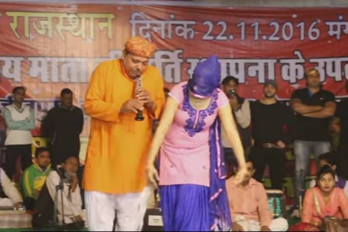 VIDEO: सपना चौधरी का ये नागिन डांस देखकर आप भी रह जाएंगे हैरान