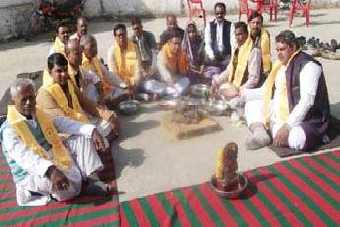tonk विश्व शान्ति महायज्ञ में दी आहुतियां