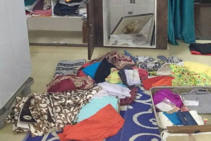 घर में घुसकर तोडफ़ोड़, मारपीट व रुपए चुराए