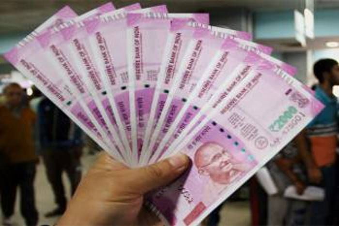 विद्युत थाने में मिली दो लाख की नकदी