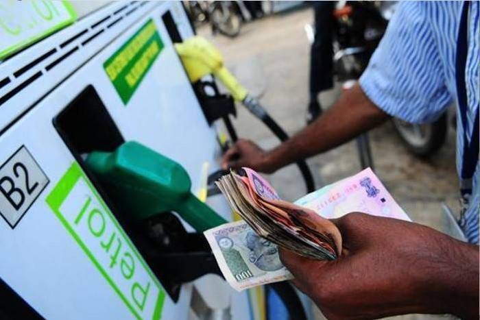 Petrol price आम आदमी को झटका: पेट्रोल 1 रुपए 29 पैसे, डीजल 97 पैसे हुआ महंगा