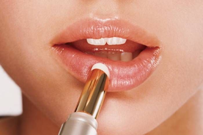 Lips in Winter सर्दियों में अपने होंठों को ऐसे दें खास देखभाल, ताकि ये रहें नर्म और खूबसूरत