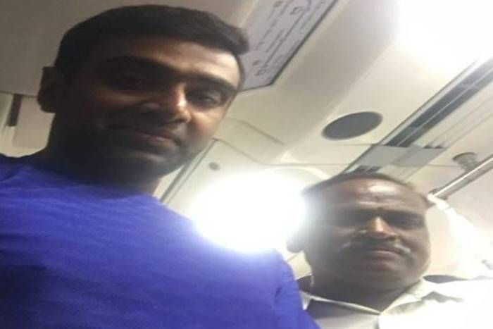 Ashwin Ravichandran जल्लीकट्टू प्रदर्शन की भीड़ में फंसे अश्विन, घर जाने के लिए लेना पड़ा मेट्रो का सहारा