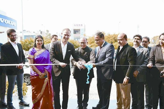 Volvo showroom open in jaipur जयपुर में खुला वोल्वो का शोरूम