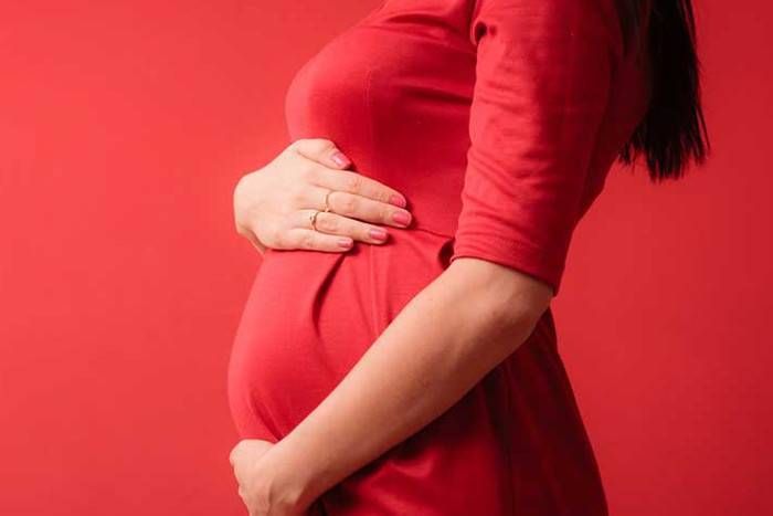 प्रेग्नेंसी में सताएं एसिडिटी और उल्टी तो याद रखें ये असरदार नुस्खे