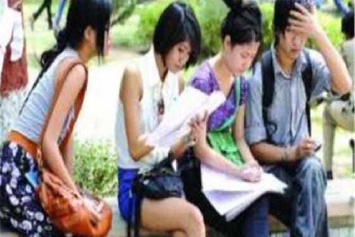 board exam 2017 राजस्थान माध्यमिक शिक्षा बोर्ड की परीक्षा देंगे इस बार 19.62 लाख स्टूडेंट्स, यहां से डाउनलोड करें अपना प्रवेश-पत्र