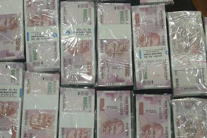 fake currency कोलकाता से 56.74 लाख के नकली नोट जब्त, सभी नोट 2 हजार के, 5 गिरफ्तार