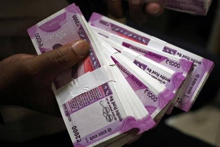 नोटबंदी से ऑटो कंपनियों को 8,000 करोड़ का नुकसान