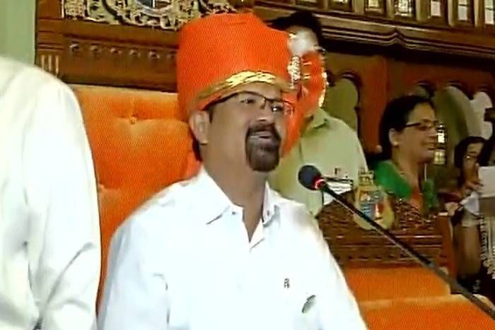 Vishwanath Mahadeshwar शिवसेना के महादेश्वर चुने गए मुंबई के मेयर, बीजेपी ने दिया समर्थन
