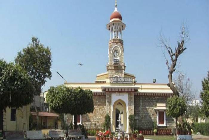 Chaandapoal church 100 साल का हुआ चांदपोल चर्च, 95 साल पुरानी घड़ी की गूंज रही टिकटिक