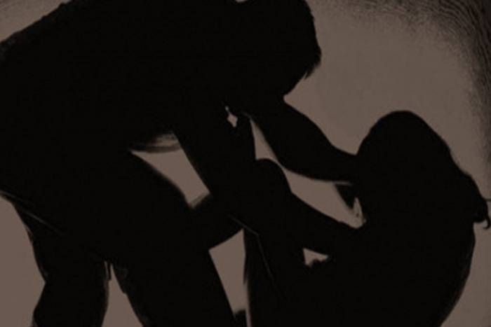 rape पति और देवरों ने मिल कर लूट ली अस्मत, नाबालिग बहन को भी बनाया दरिंदगी का शिकार
