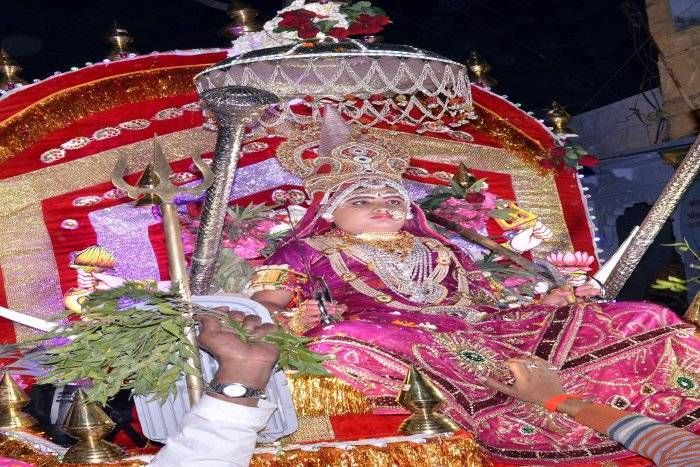 सांगोद न्हाण लोकोत्सव: उमरावों ने दी बादशाह को सलामी, कलाकारों ने रोमांचित किया