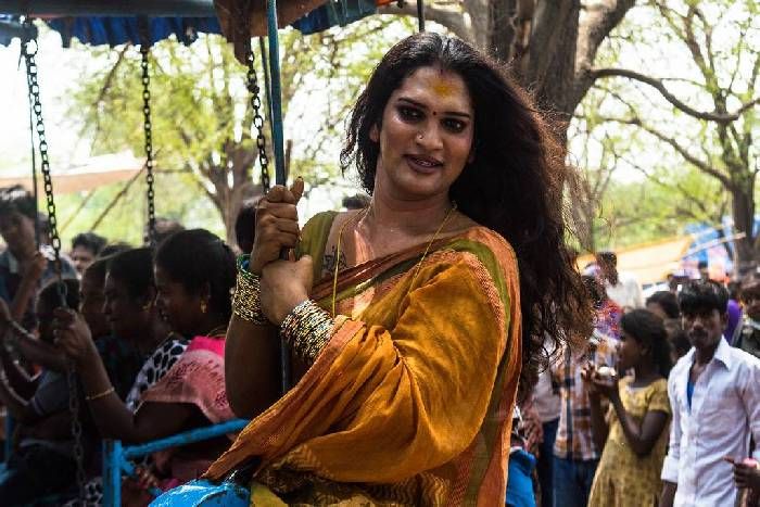 transgender किन्नर भी करते हैं एक रात के लिए शादी, दूसरे दिन हो जाते हैं विधवा!