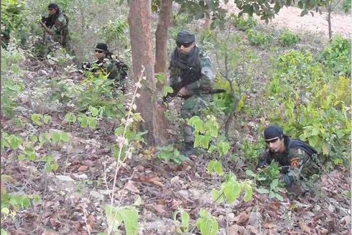 Naxalites killed दंतेवाड़ा में नक्सलियों से एनकाउंटर में 6 नक्सली ढेर, दो जवान शहीद