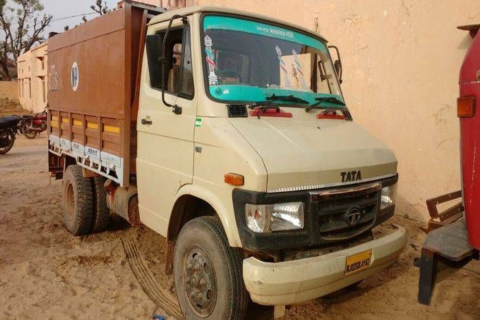 गौ तस्कर फायरिंग कर गच्चा दे गए, पुलिस ने दस गौवंश मुक्त कराए