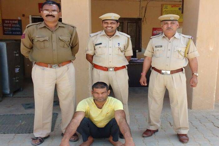 देशी कट्टे से फायर करने के बावजूद पुलिस ने हिस्ट्रीशीटर को दबोचा