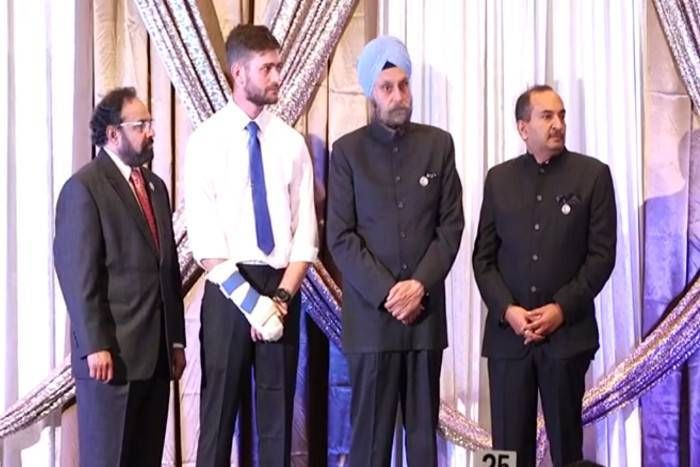 Kansas survivor भारतीय की जान बचाने वाले 'हीरो' का सम्मान, घर बनाने के लिए दिए 63 लाख